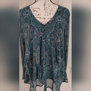 5/$25 Skye's the Limit Paisley Blouse Size S